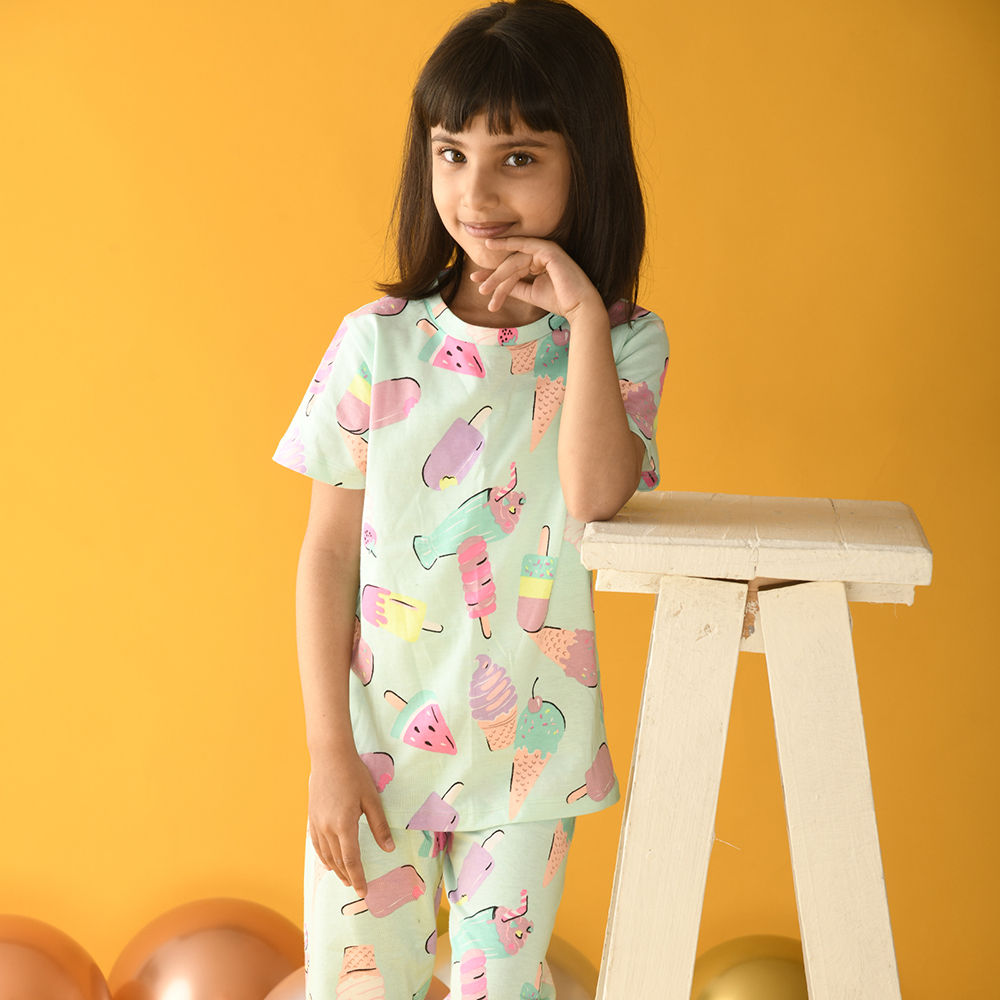 

features top material 100 cotton bottom material 100 cotton the