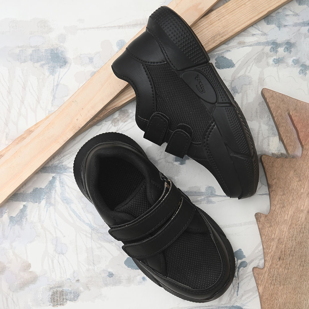 

features upper material mesh sole type rubber the actual product