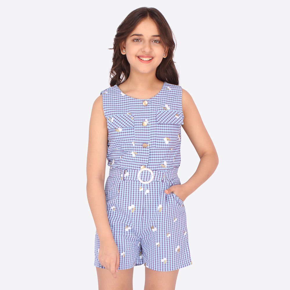 

features material 100 polyester the actual product may differ slightly