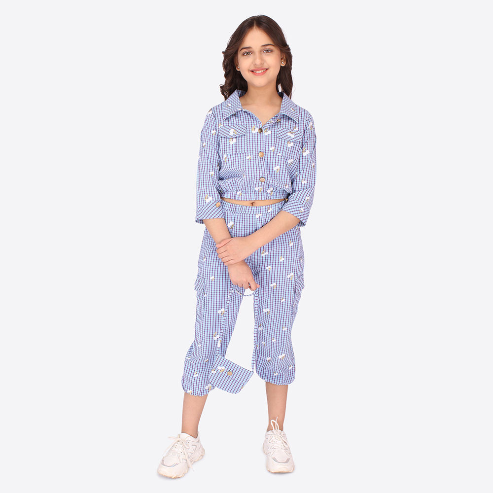 

features material 100 polyester the actual product may differ slightly