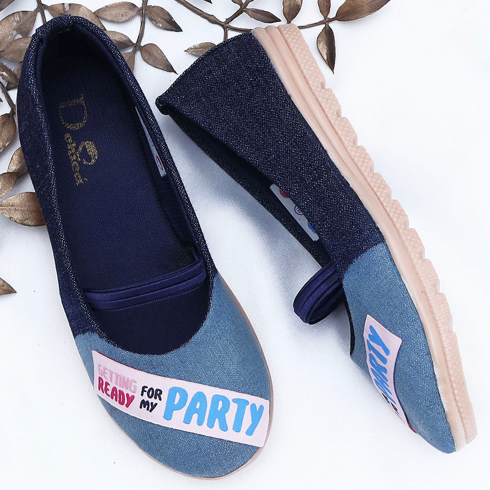 

features upper material denim sole material synthetic leather the actual