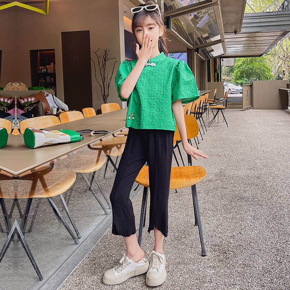

features material 100 polyester the actual product may differ slightly