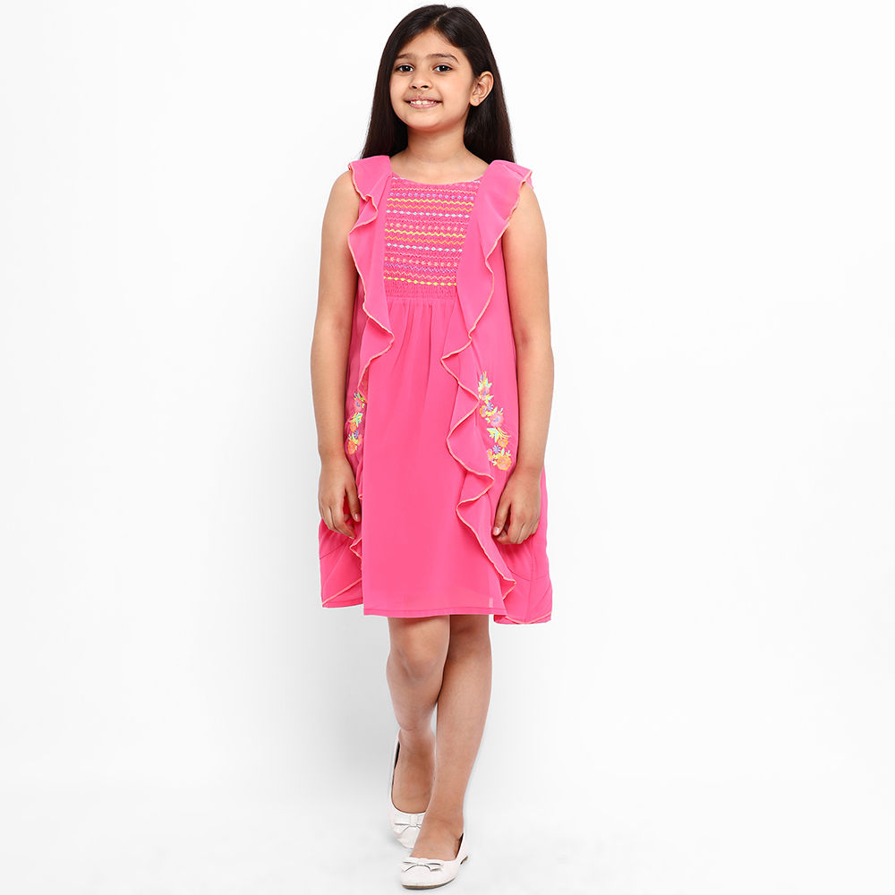

features material 100 polyester the actual product may differ slightly