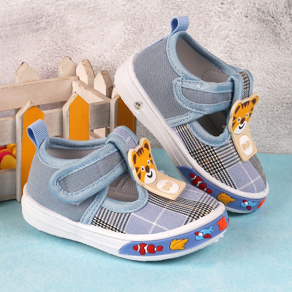 

features upper material 100 cotton sole material 100 padded the