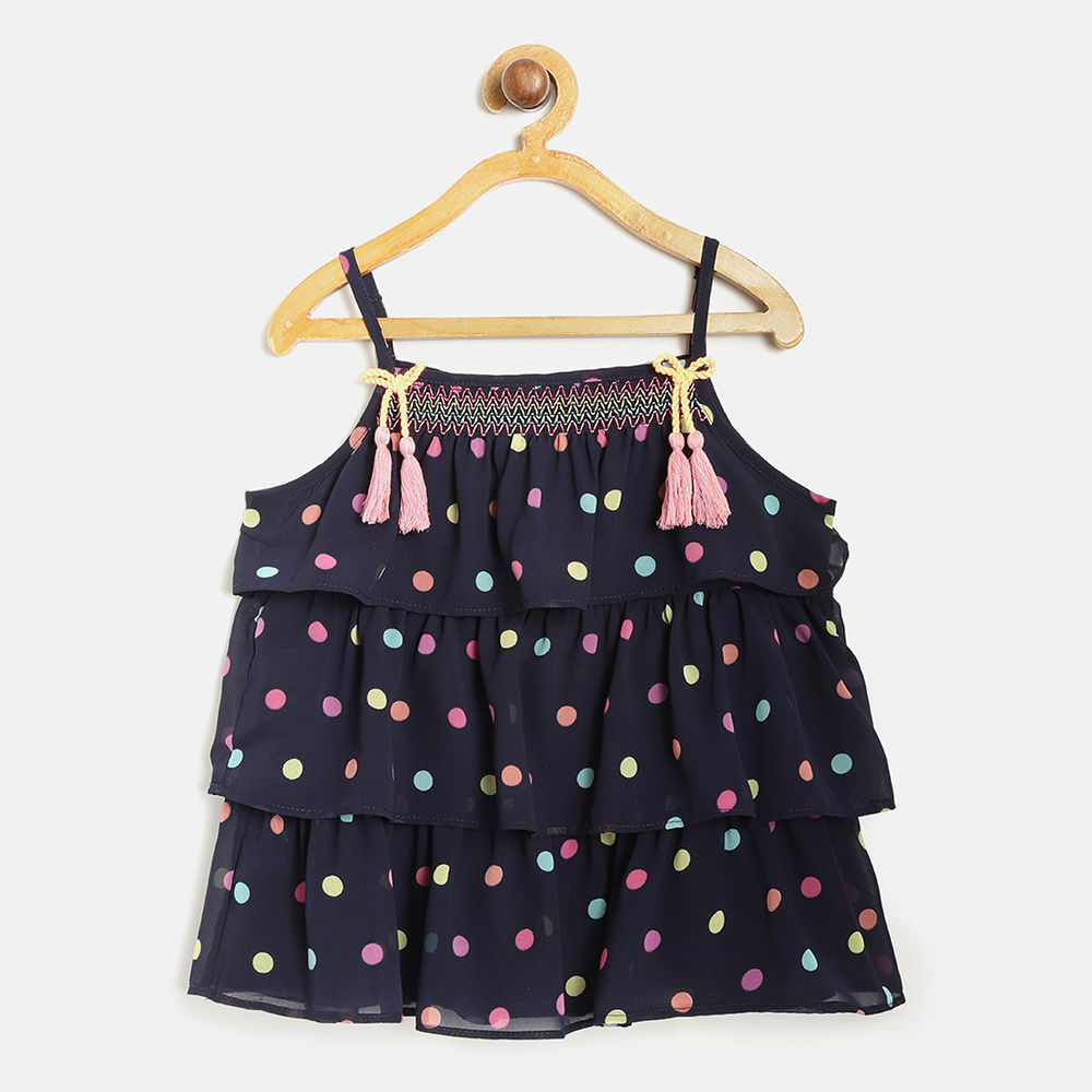 

features material 100 polyester the actual product may differ slightly