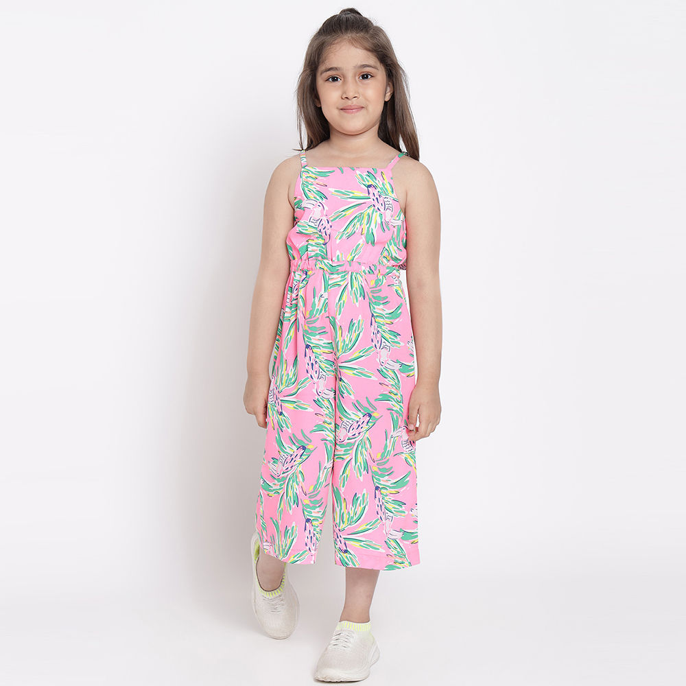 

features material 100 polyester the actual product may differ slightly