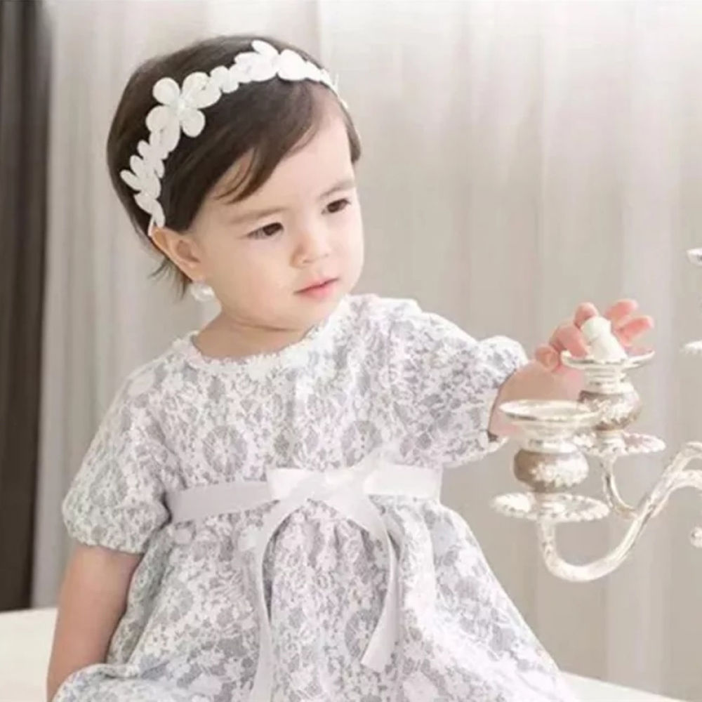 

dress your little girl in this lovely accessories and make