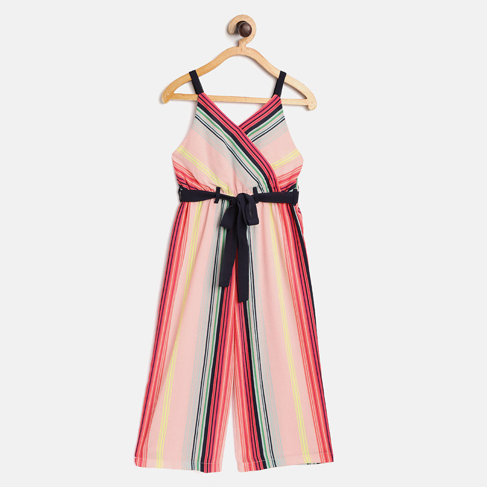 

features material 100 polyester the actual product may differ slightly