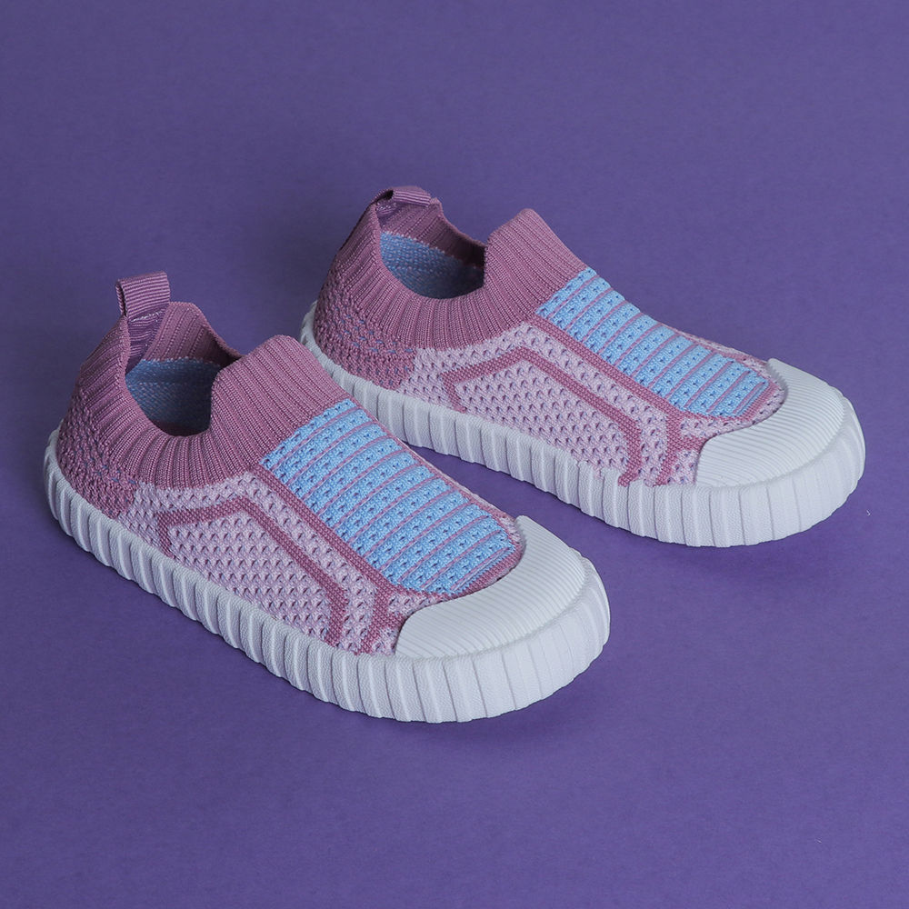 

features upper material synthetic pu sole material pvc the actual
