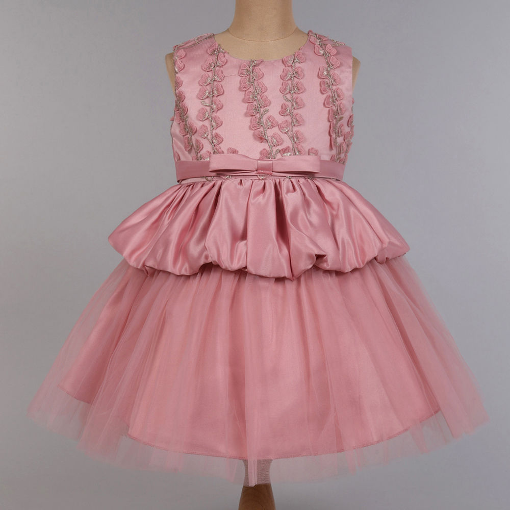 

features material 65 cotton and 35 polyester the actual product