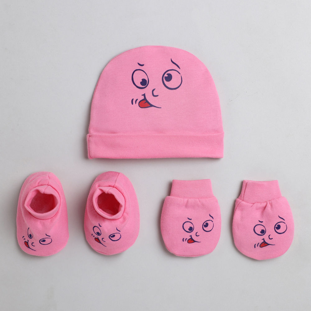 

these are made of hosiery material these mittens are the