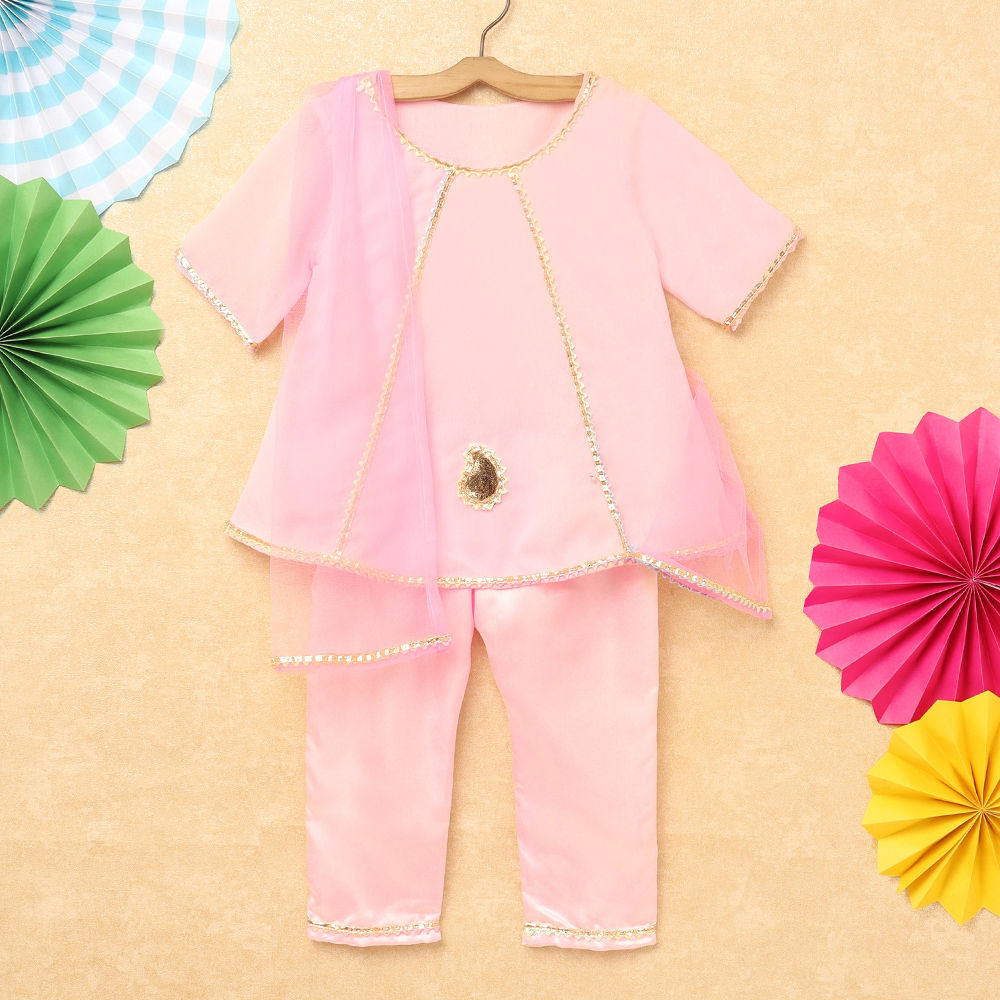 

b gt features material 100 polyester the actual product may
