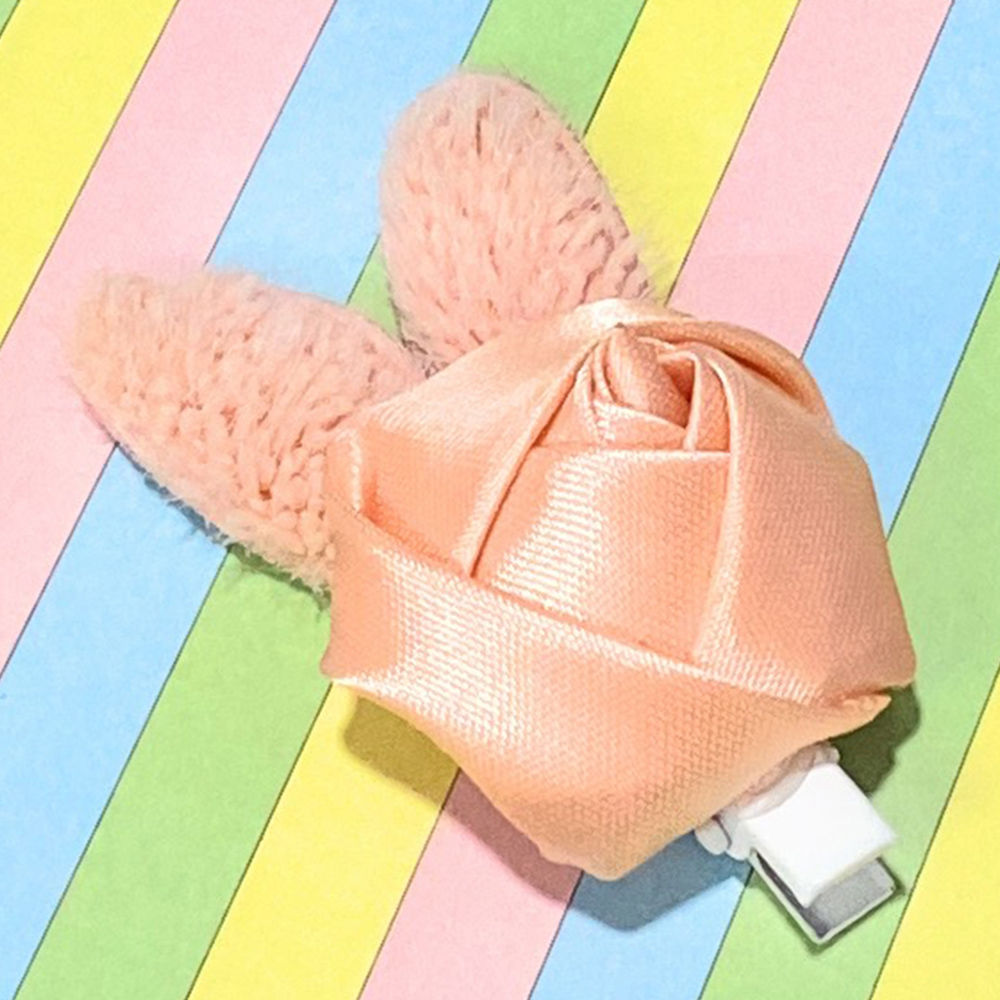 

these are simple yet fashionable beautiful hair accessories which are