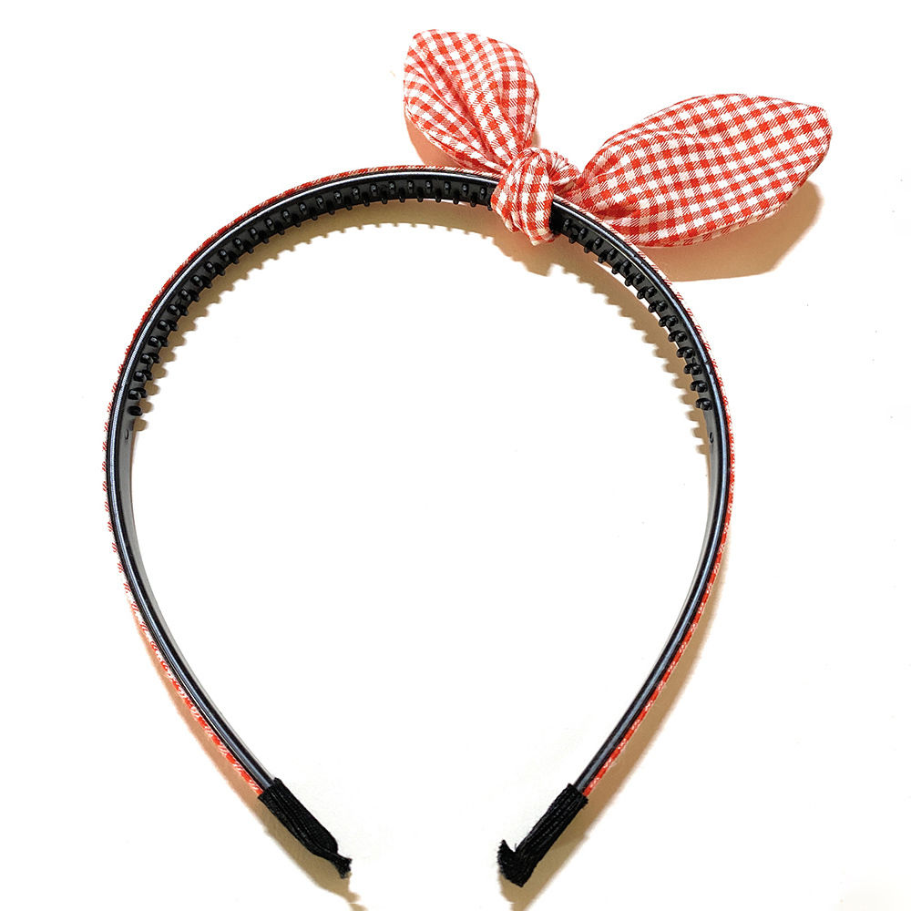 

these are simple yet fashionable beautiful hair accessories which are