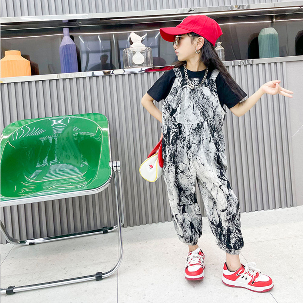 

features material 100 polyester the actual product may differ slightly