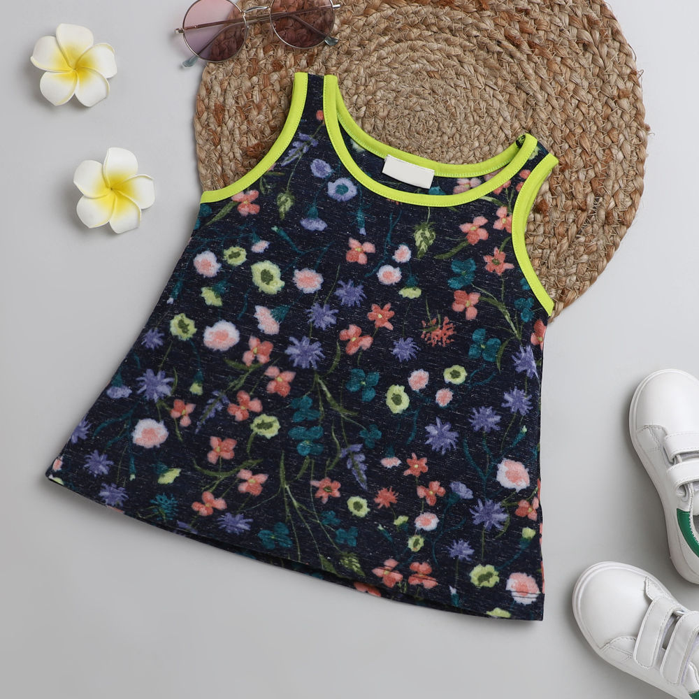 

features material 100 polyester the actual product may differ slightly