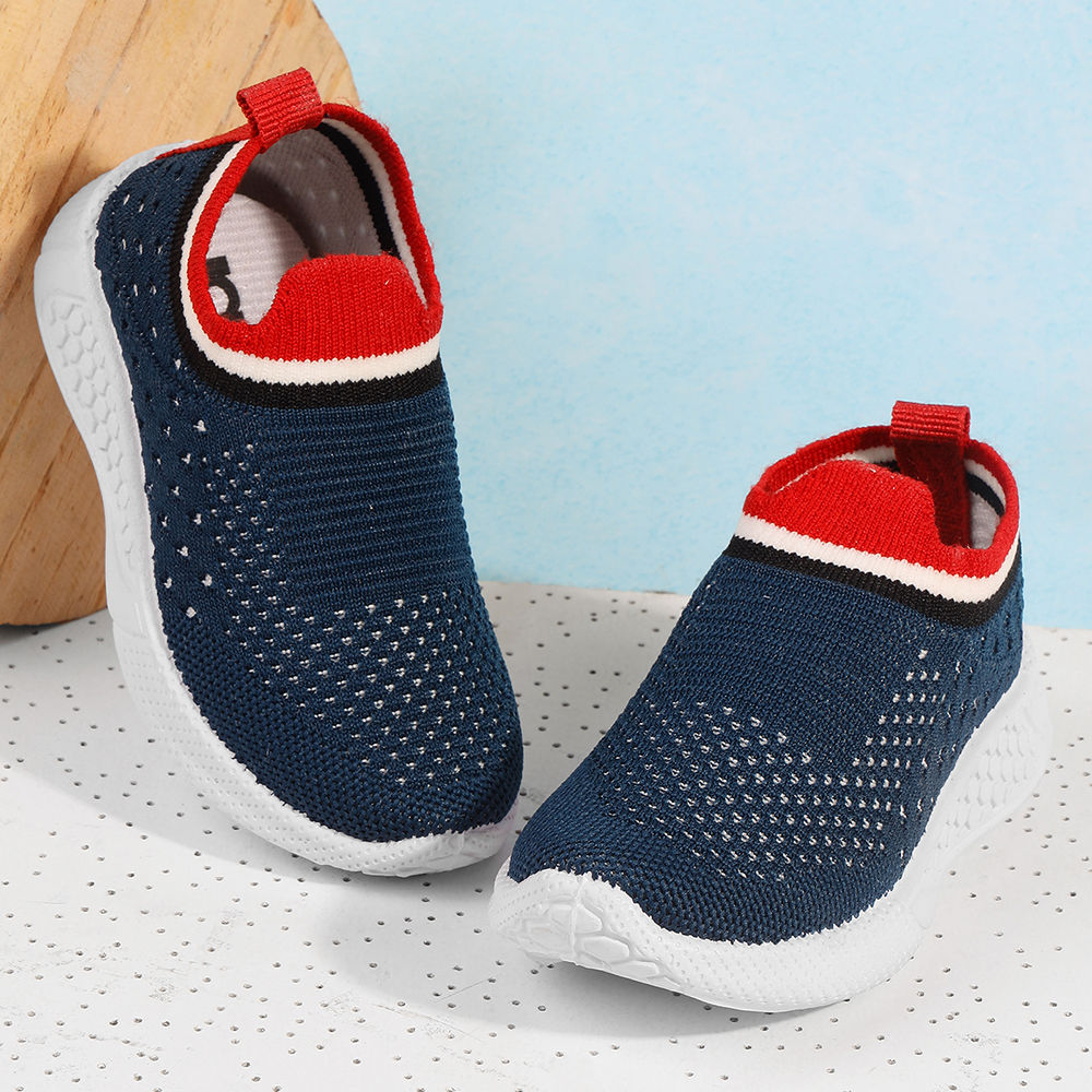 

features upper material synthetic pu sole material padded the actual