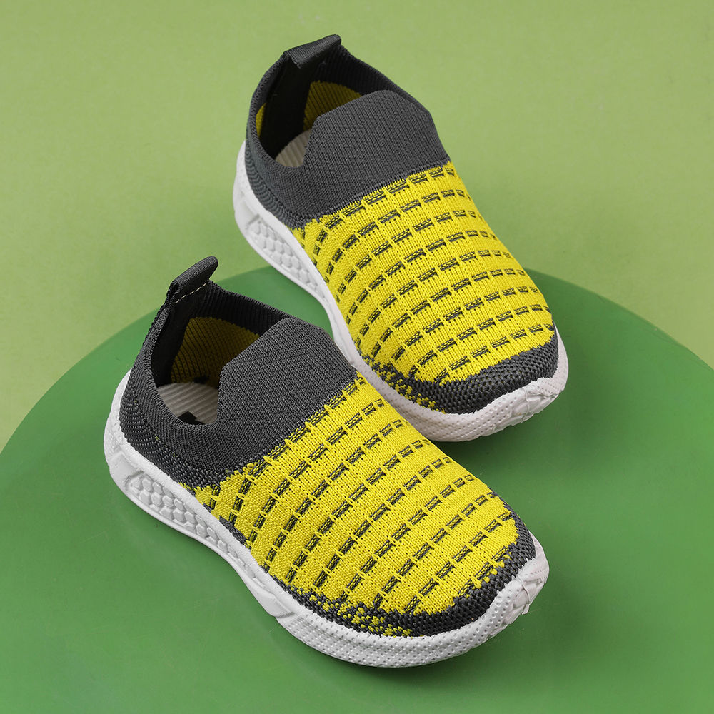 

features upper material synthetic pu sole material padded the actual