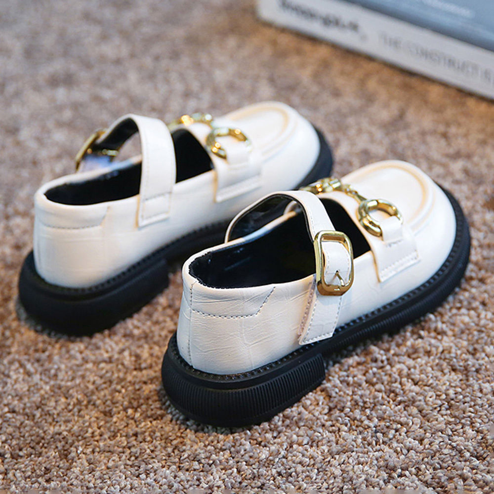 

features upper material 100 pu sole material 100 rubber the