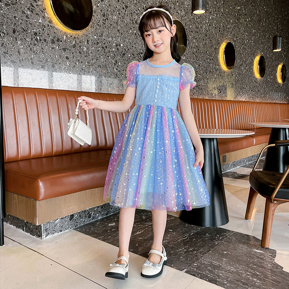 

features material 100 polyester the actual product may differ slightly