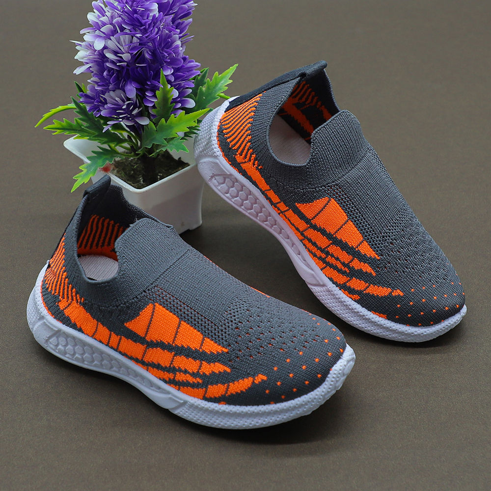 

features upper material synthetic pu sole material pvc the actual