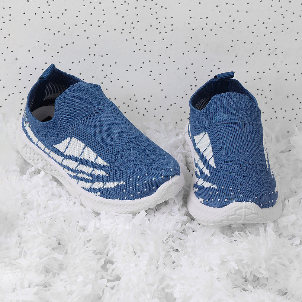 

features upper material synthetic pu sole material padded the actual
