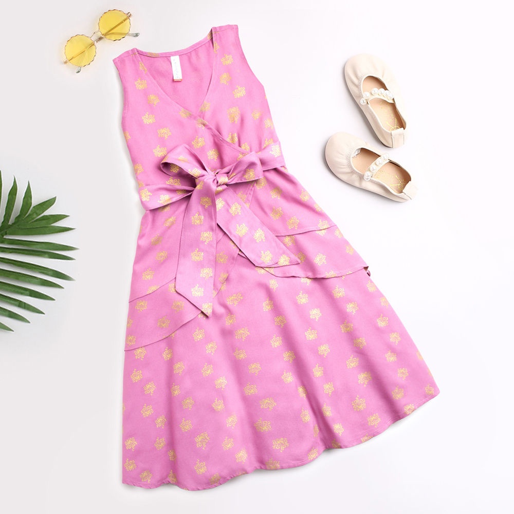 

features material rayon viscose the actual product may differ slightly