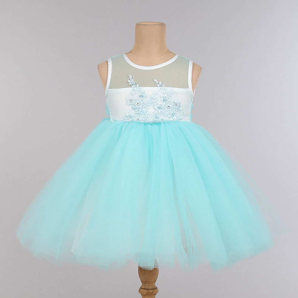 

features material 65 cotton and 35 polyester the actual product