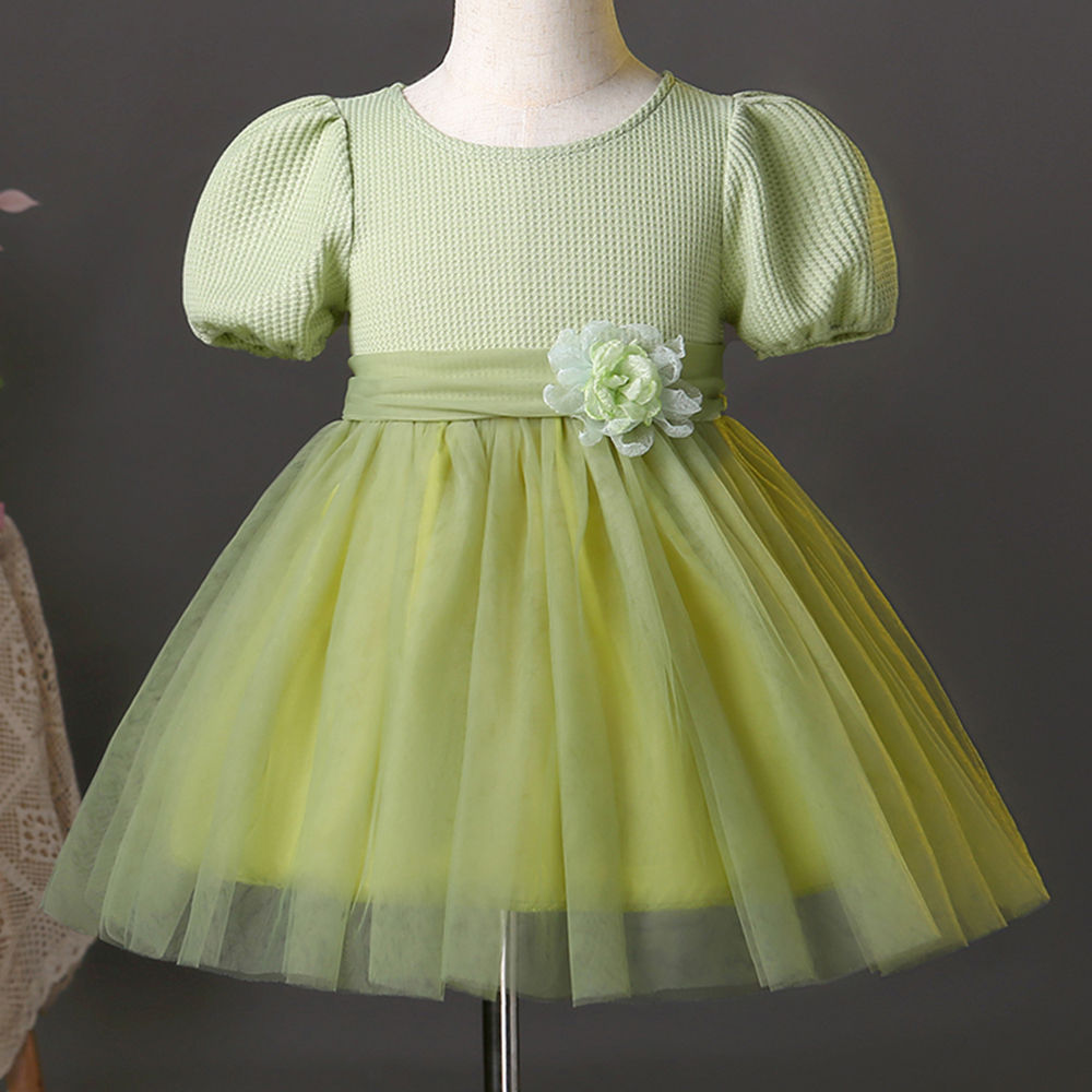 

features material 98 polyester 2 spandex the actual product may