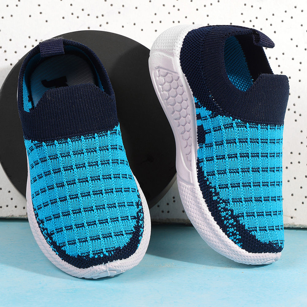 

features upper material synthetic pu sole material padded the actual