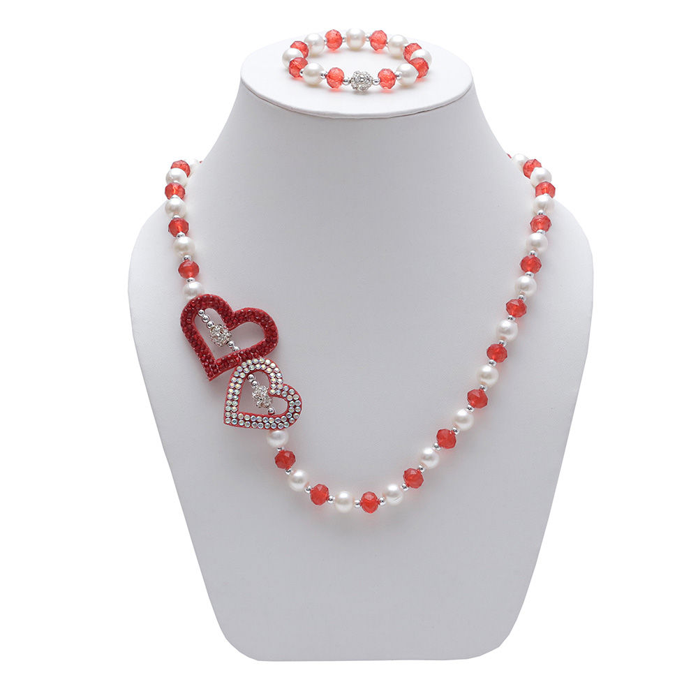

dress your little girl in this lovely accessories and make