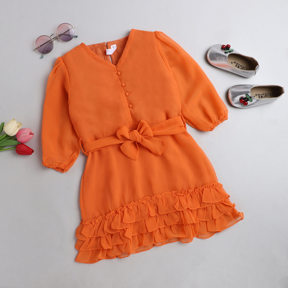

features material 100 georgette the actual product may differ slightly