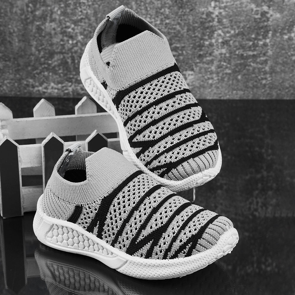 

features upper material synthetic pu sole material padded the actual