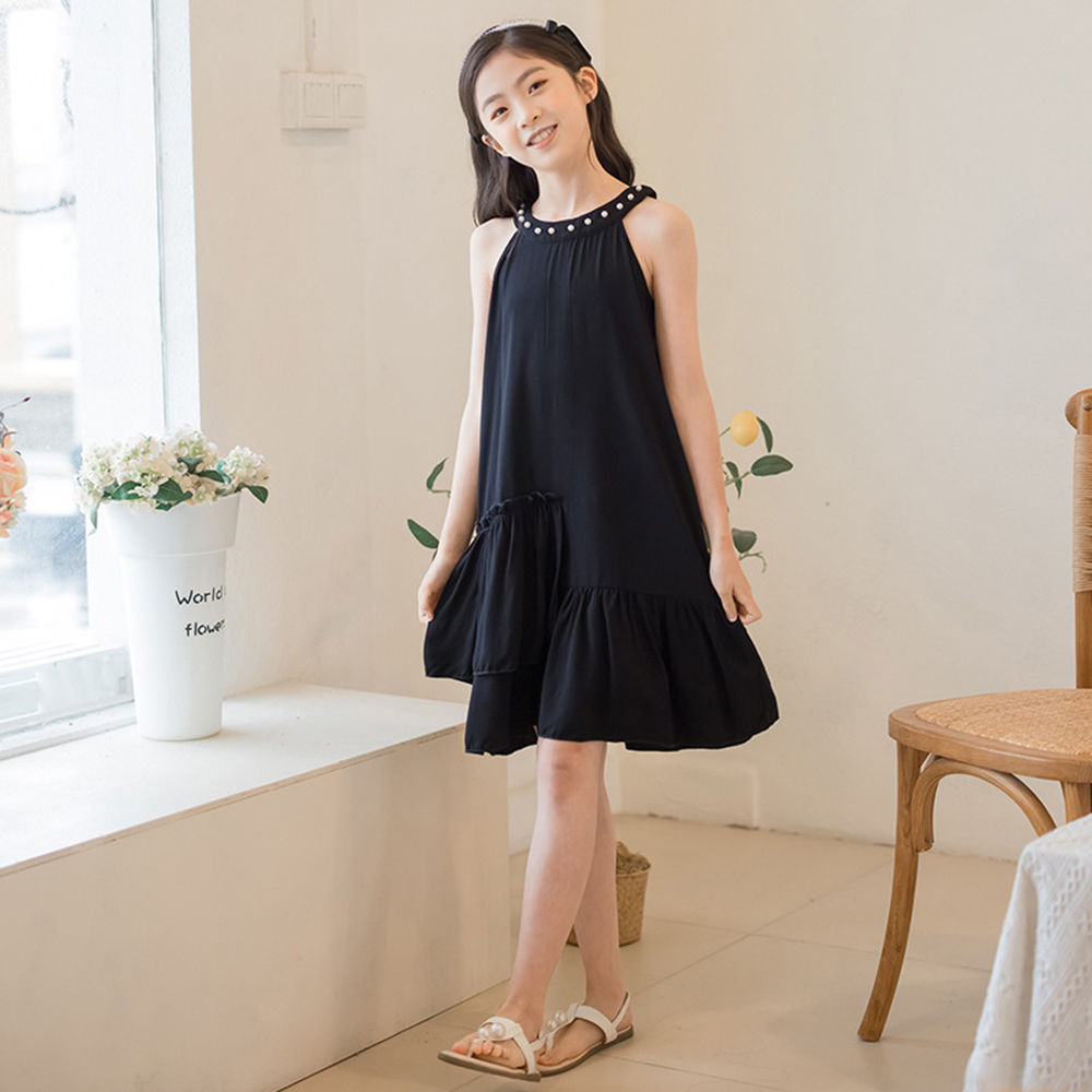 

features material 100 polyester the actual product may differ slightly