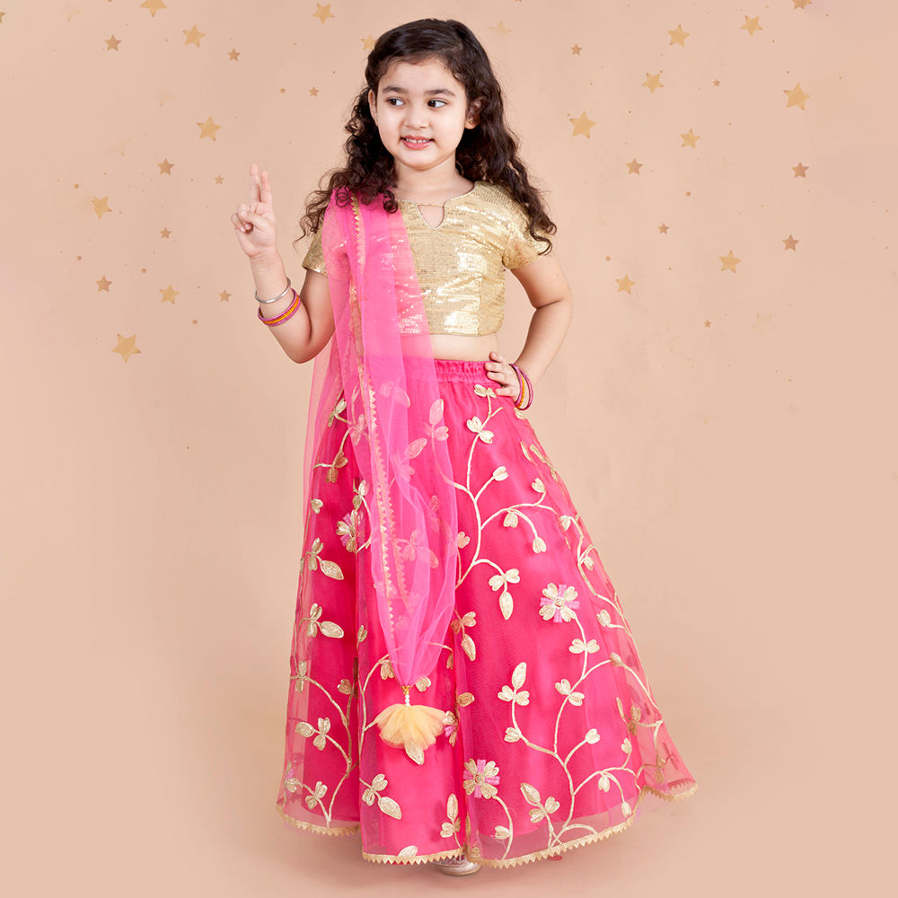 

features material 100 polyester the actual product may differ slightly