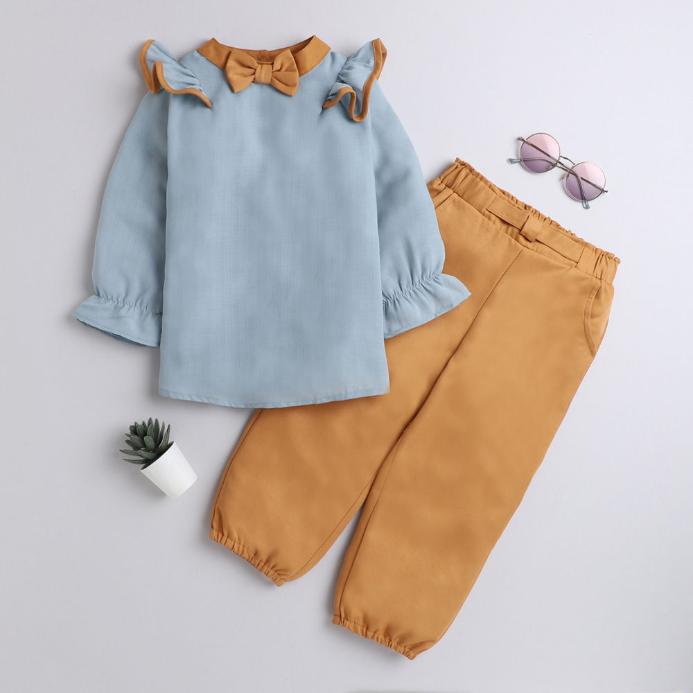 

features material 100 polyester the actual product may differ slightly