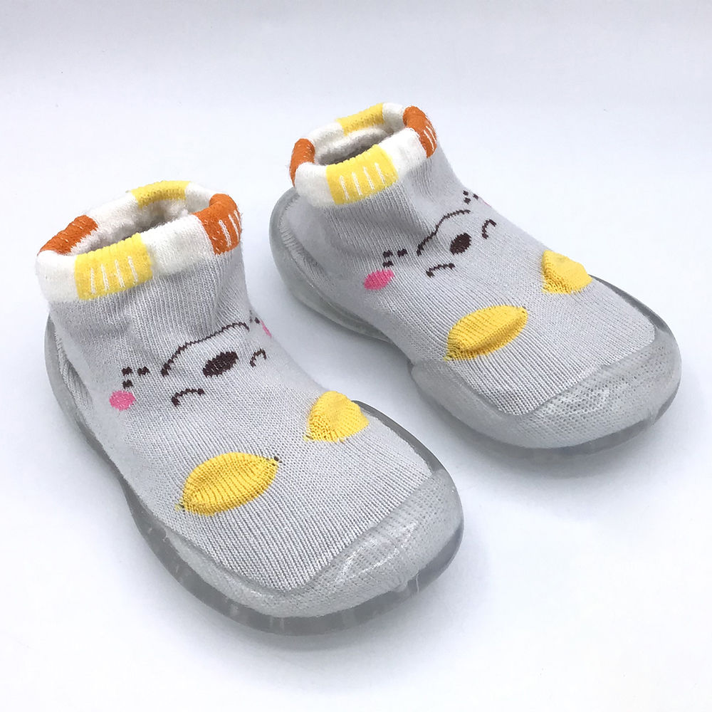 

features upper material 100 synthetic sole material 100 rubber the