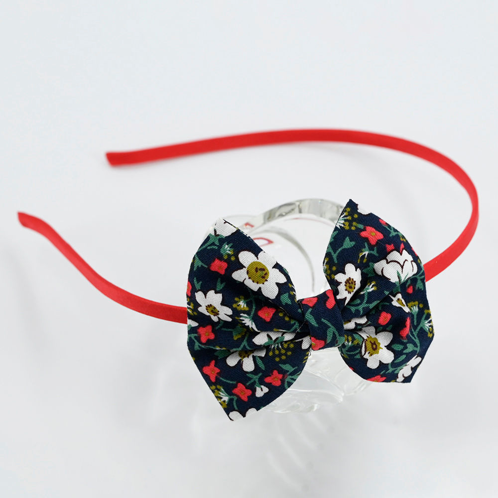 

beautiful hair accessories in a variety of colours and styles