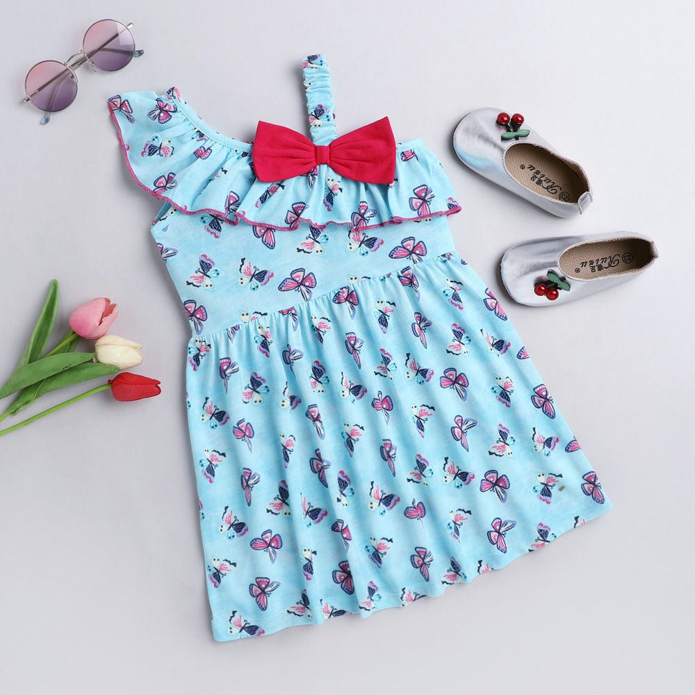 

features material 100 polyester the actual product may differ slightly