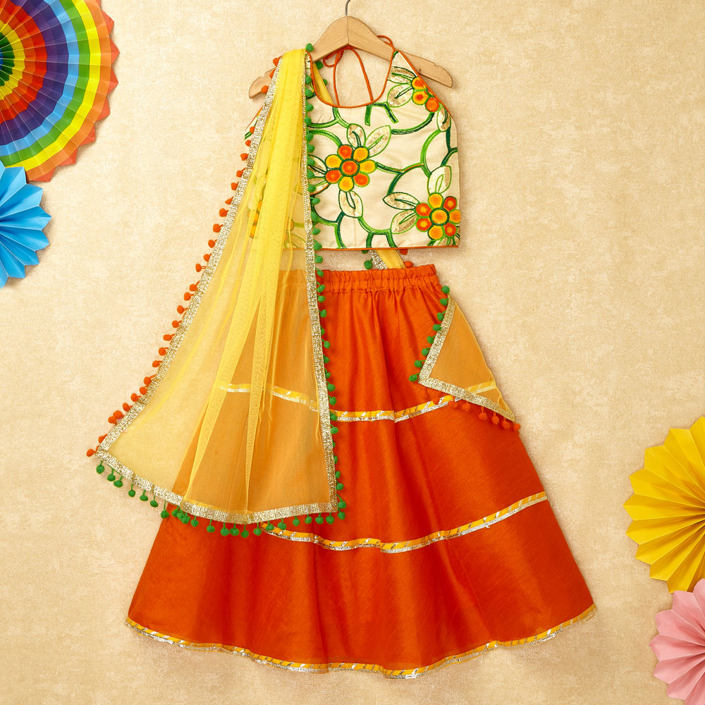

features material 100 silk the actual product may differ slightly