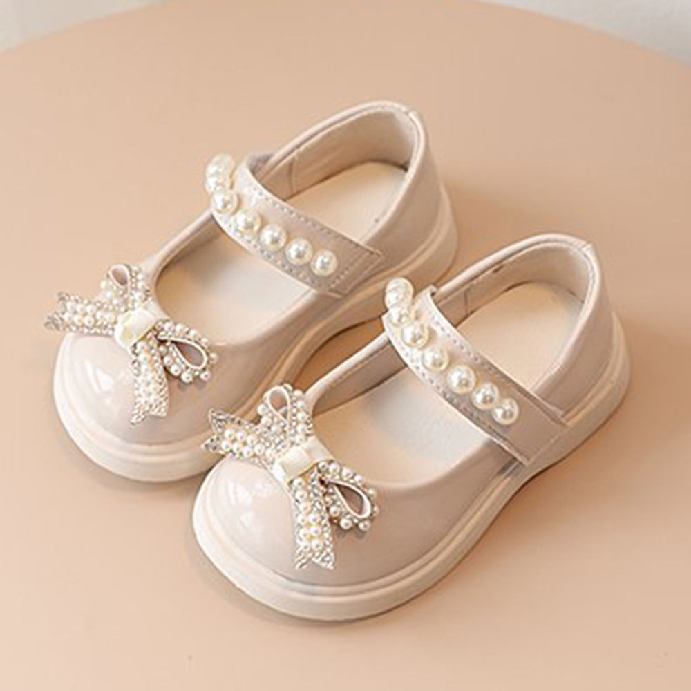 

features upper material 80 synthetic pu and 20 pu sole