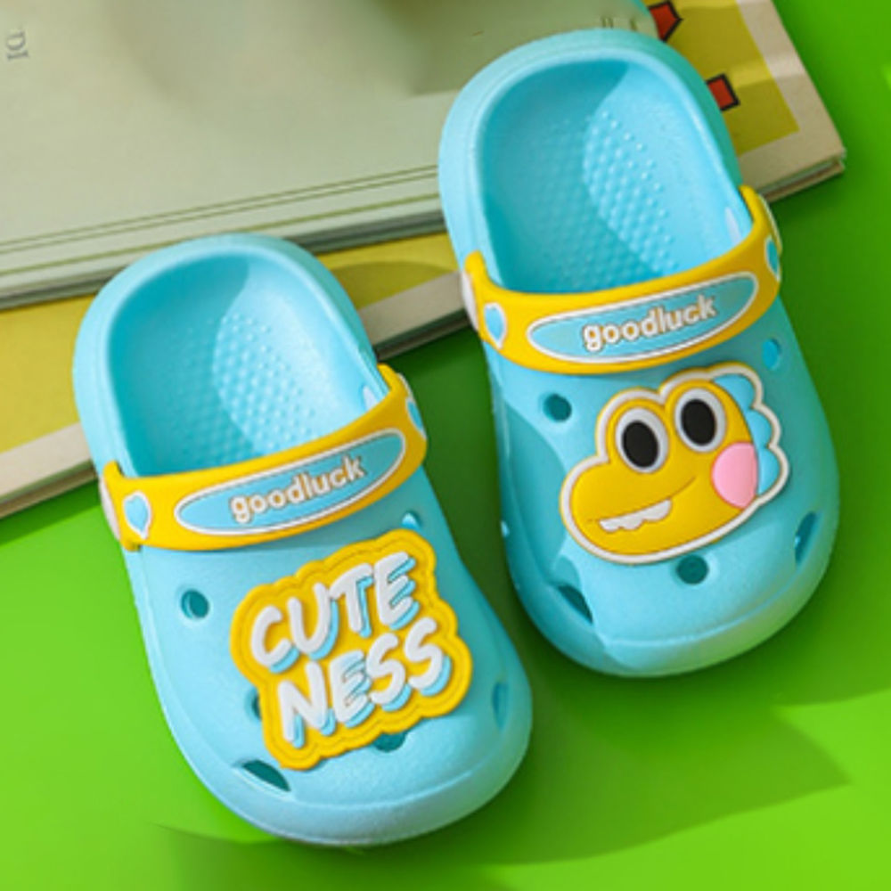 

features upper material 95 tpr 5 pvc sole material 95