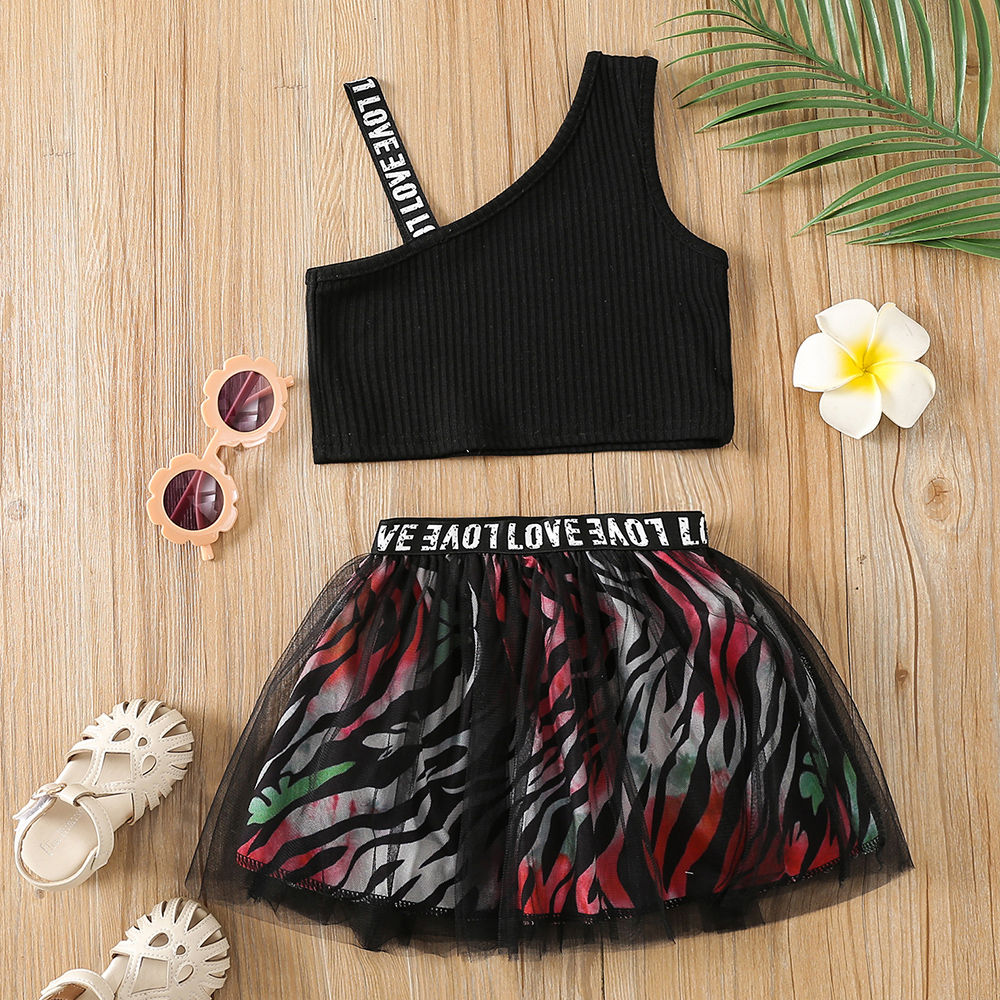 

features material 100 polyester the actual product may differ slightly