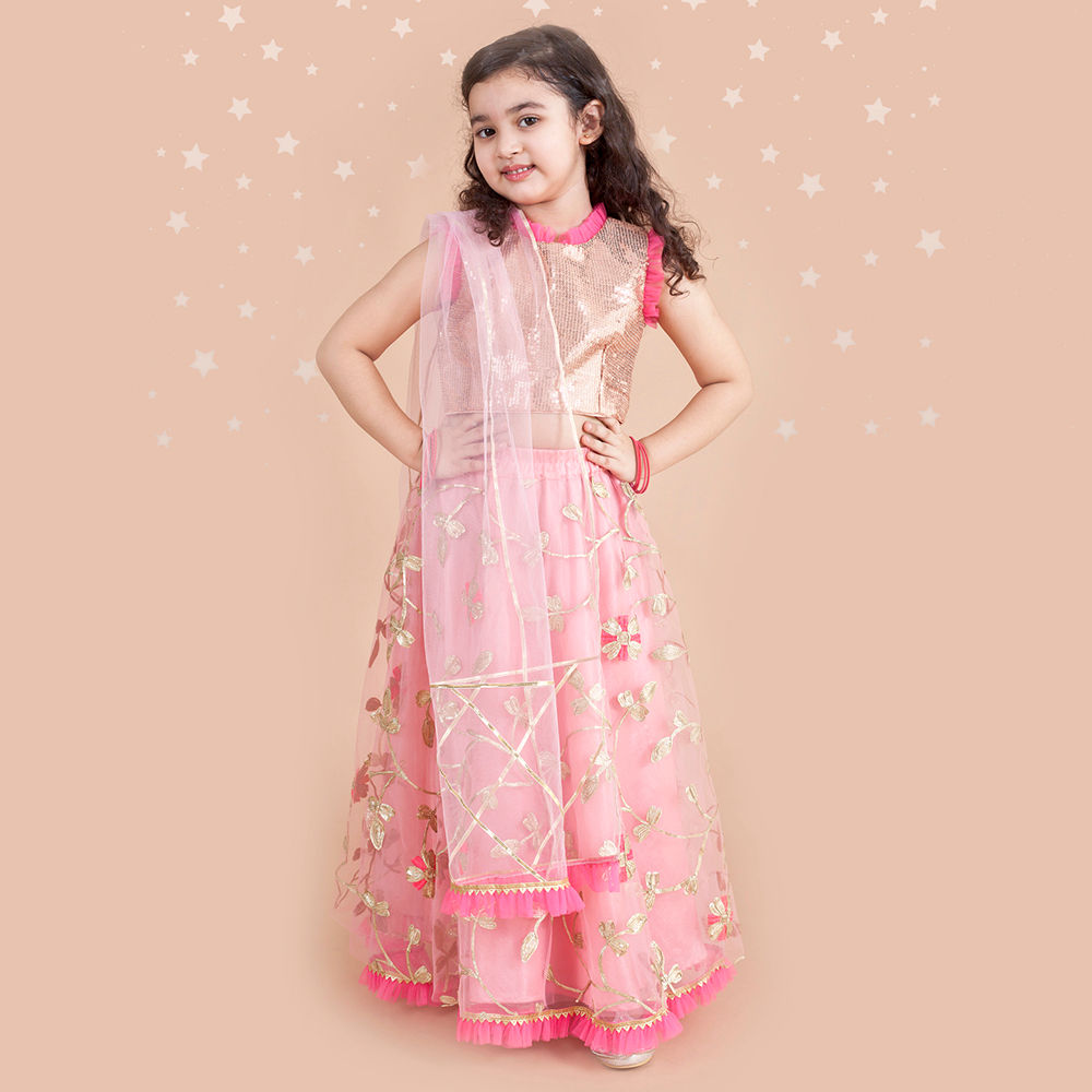 

features material 100 polyester the actual product may differ slightly
