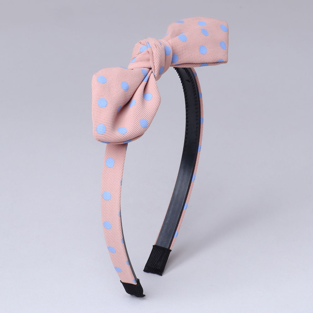 

dress your girl in this lovely accessories and make her