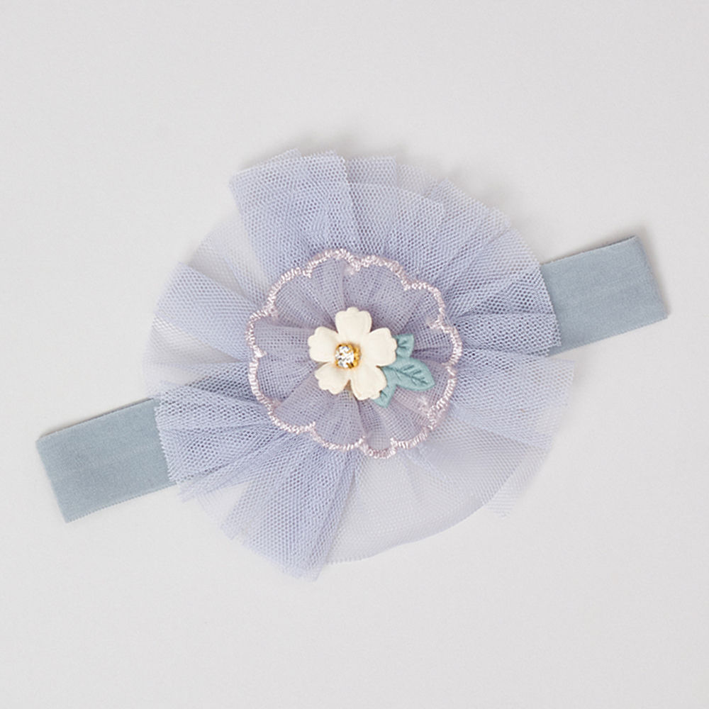 

these are simple yet fashionable beautiful hair accessories which are