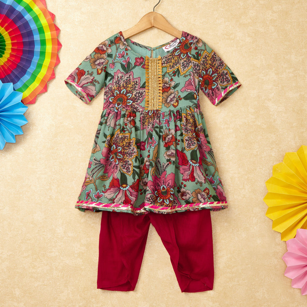 

features material 80 viscose 20 cotton the actual product may