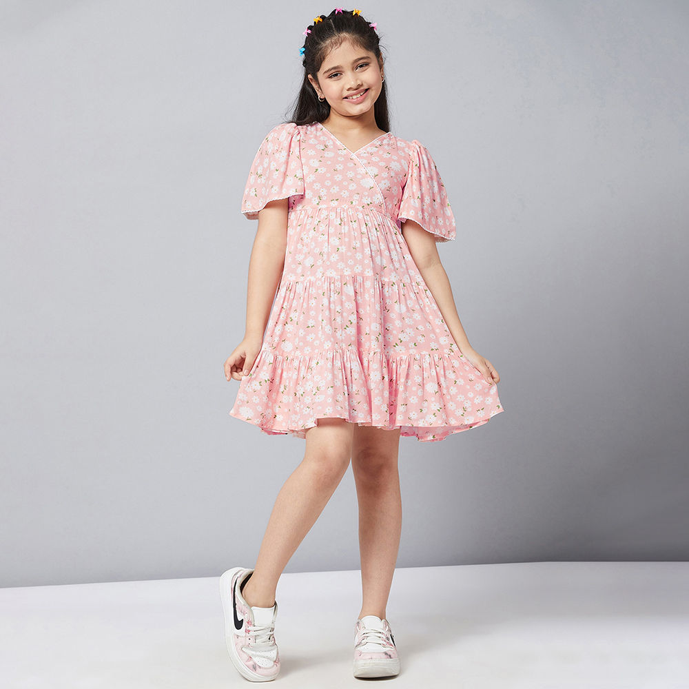 

features material 100 polyester fit type slim the actual product