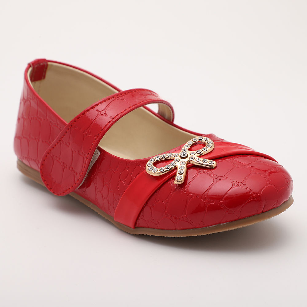 

features upper material 100 synthetic sole material eva the actual