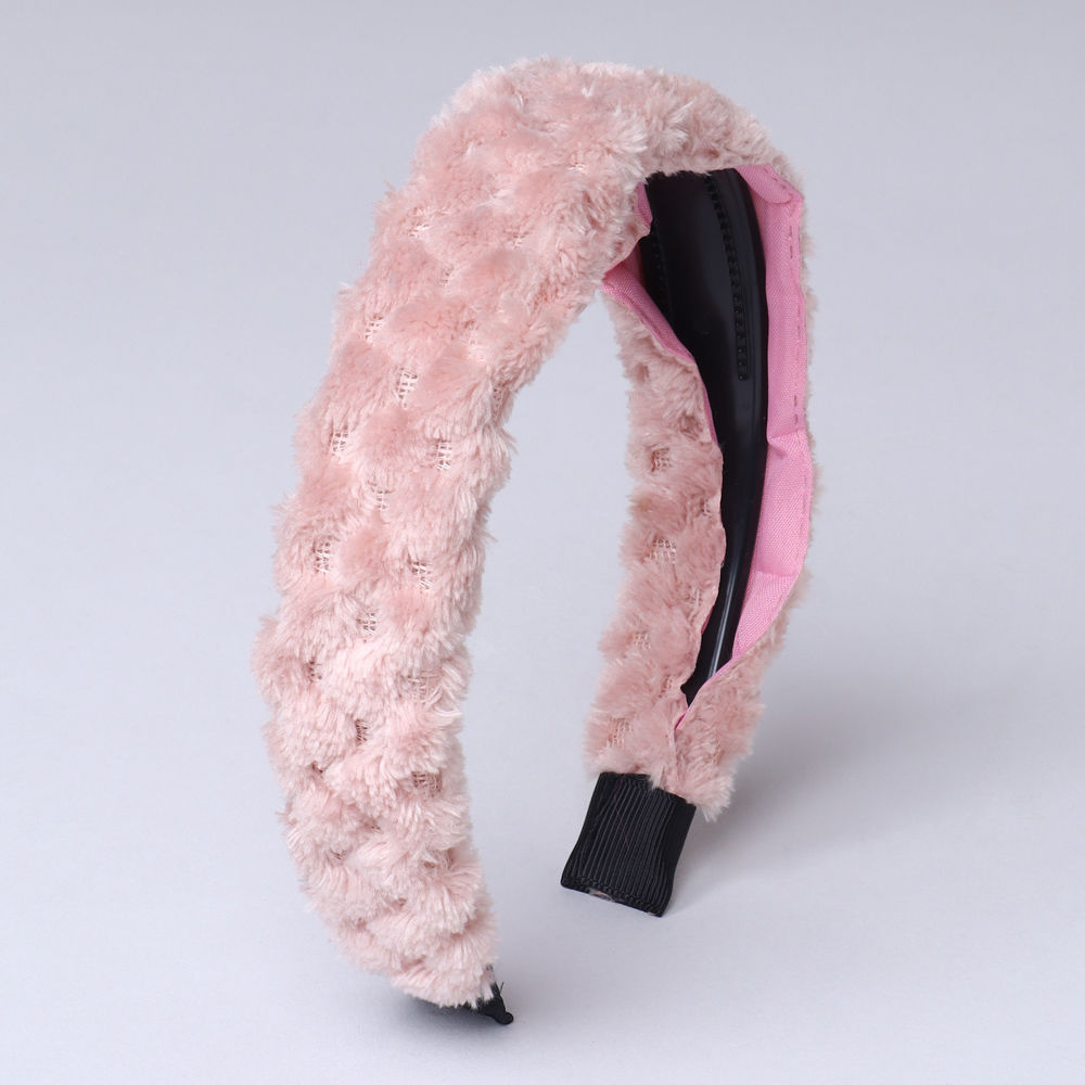 

dress your girl in this lovely accessories and make her